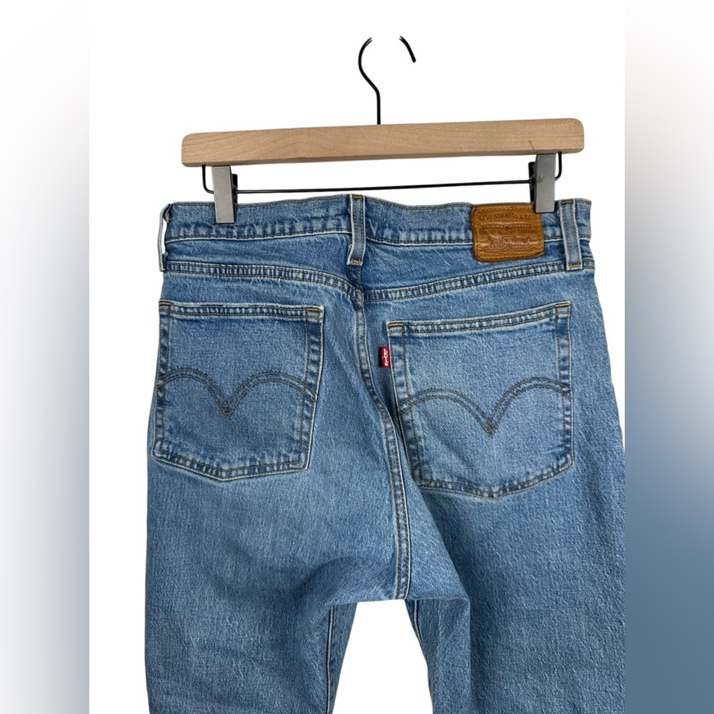 Levi’s Premium Wedgie Straight Jeans Size 30 Distressed High‎ Rise Medium Wash - Picture 5 of 11